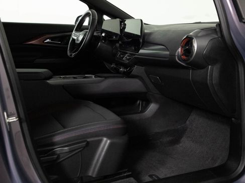 Used 2024 Chevrolet Equinox EV RS image 40