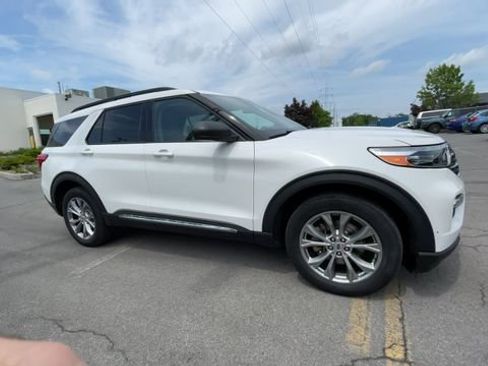 Certified 2023 Ford Explorer XLT w/ Equipment Group 202A AWD/4WD image 2