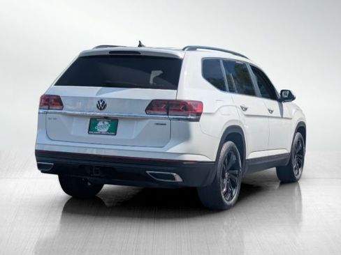 Used 2023 Volkswagen Atlas SE w/ Panoramic Sunroof Package image 4