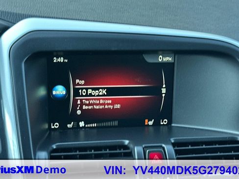 Used 2016 Volvo XC60 T5 Premier w/ Proximity Package image 26