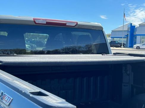 Used 2023 GMC Sierra 1500 Elevation AWD/4WD image 9
