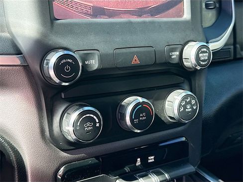 Used 2019 RAM 1500 Big Horn image 15