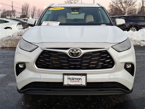 Certified 2023 Toyota Highlander XLE image 3