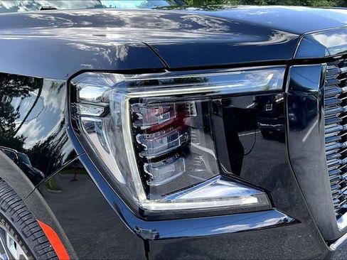Used 2023 GMC Yukon Denali Ultimate w/ LPO, Floor Liner Package AWD/4WD image 33