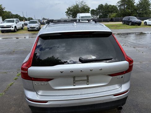 Used 2019 Volvo XC60 T5 Momentum w/ Multimedia Package AWD/4WD image 7