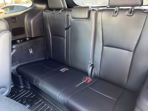 Used 2022 Toyota Highlander XSE FWD image 25