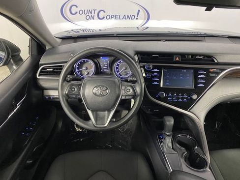 Used 2018 Toyota Camry LE FWD image 17