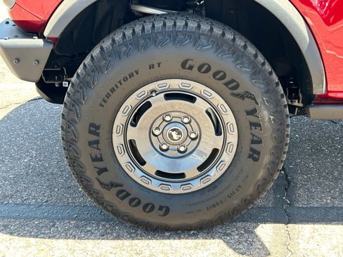 New 2025 Ford Bronco Badlands w/ Sasquatch Package AWD/4WD image 26