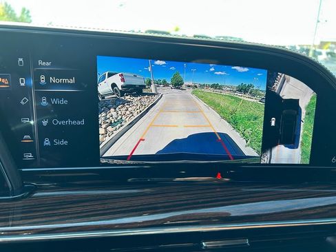 Used 2021 Cadillac Escalade Premium Luxury w/ Driver Assist Tech Package AWD/4WD image 21