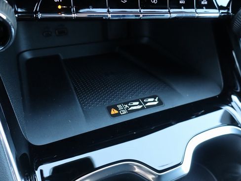 New 2026 Chevrolet Traverse Z71 w/ Enhanced Driving Package image 12