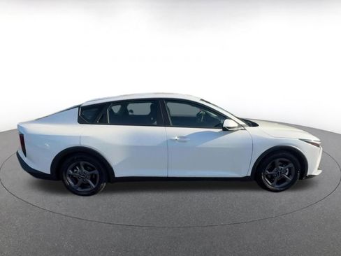 Used 2025 Kia K4 LXS image 16