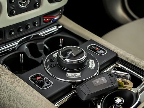 Used 2015 Rolls-Royce Wraith RWD image 37