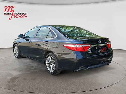 Used 2017 Toyota Camry SE FWD image 12