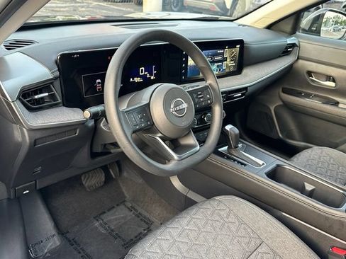 Used 2025 Nissan Kicks SV AWD/4WD image 29