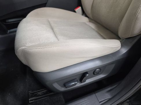 Used 2025 Nissan Rogue SV AWD/4WD image 29