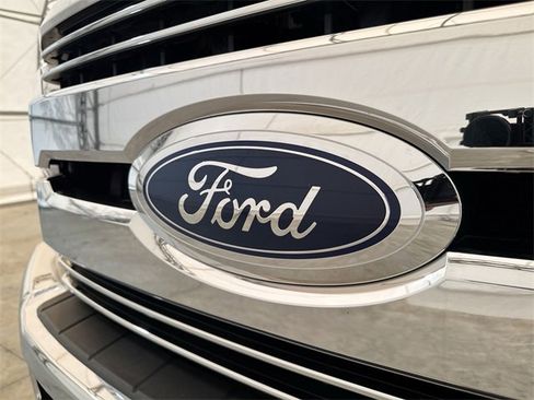 Used 2019 Ford F250 Lariat w/ Lariat Ultimate Package image 32