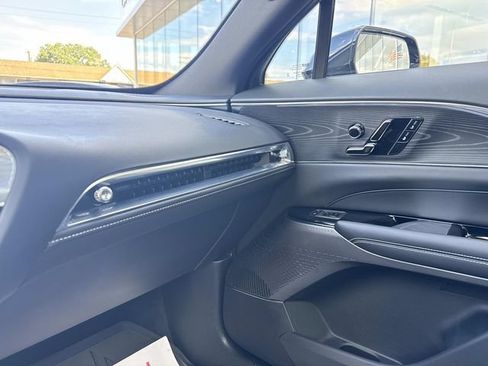 Used 2024 Cadillac Lyriq Luxury AWD/4WD image 46