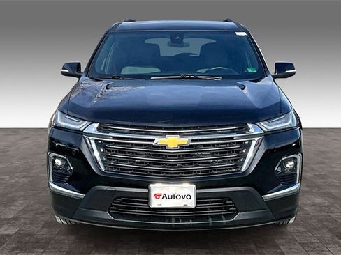 Used 2023 Chevrolet Traverse LT image 2