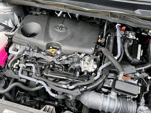 Certified 2024 Toyota Sienna XLE image 32