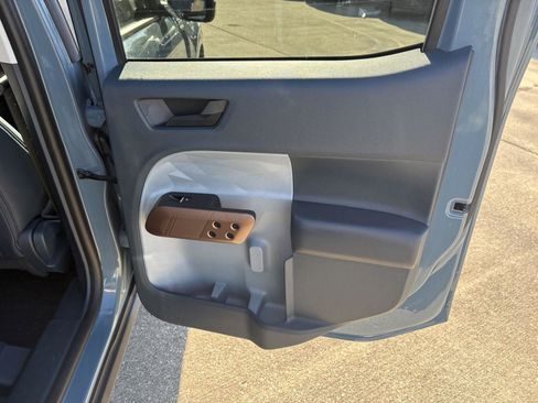 Used 2022 Ford Maverick Lariat w/ Lariat Luxury Package image 16