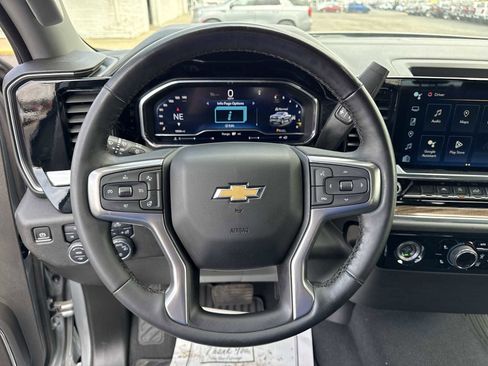 Certified 2024 Chevrolet Silverado 1500 LT AWD/4WD image 11