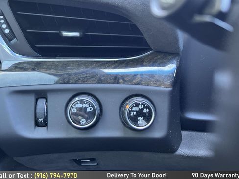 Used 2016 Cadillac Escalade ESV Platinum image 29