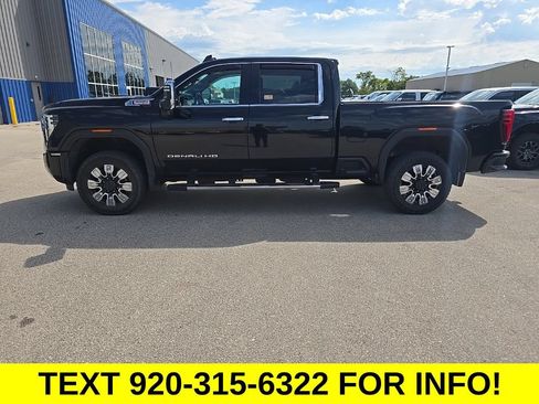 Used 2024 GMC Sierra 2500 Denali AWD/4WD image 3