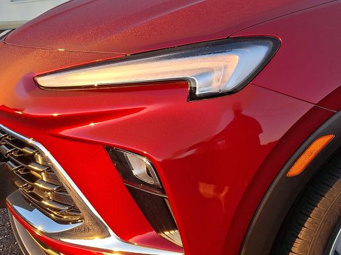 Certified 2024 Buick Encore GX Preferred FWD image 9