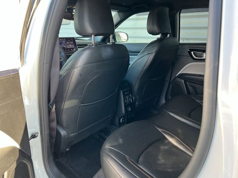 Used 2024 Jeep Compass Limited image 12