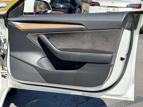 Used 2021 Tesla Model 3 Standard Range Plus image 36