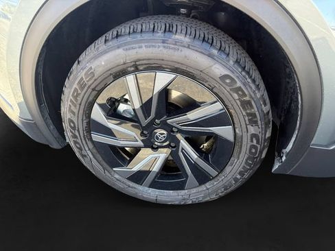 Certified 2026 Toyota C-HR AWD/4WD image 11