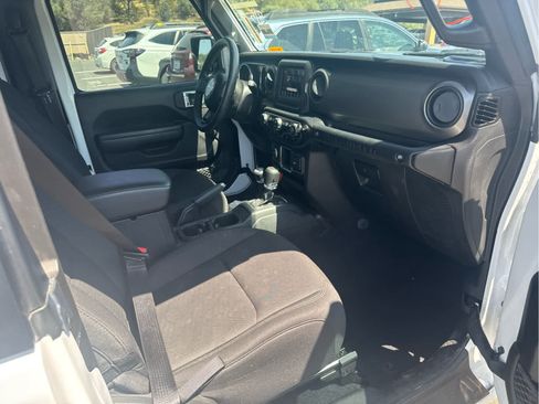 Used 2022 Jeep Wrangler Sport AWD/4WD image 10