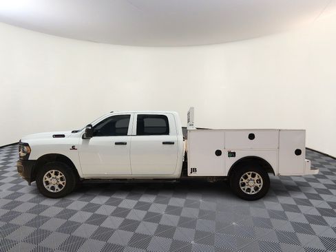 Used 2024 RAM 2500 Tradesman AWD/4WD image 2
