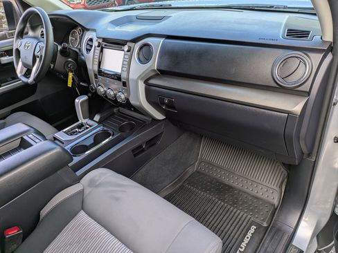 Used 2017 Toyota Tundra SR5 image 21