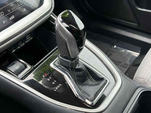 Used 2025 Subaru Outback Premium image 21