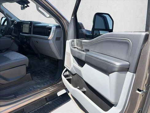 Used 2023 Ford F250 XLT w/ XLT Premium Package AWD/4WD image 24