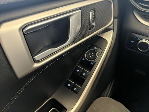 Certified 2023 Ford Explorer XLT image 29