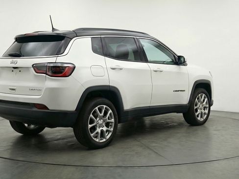 Used 2025 Jeep Compass Limited AWD/4WD image 9