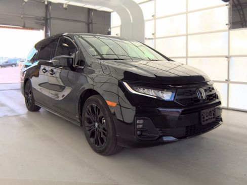 Used 2025 Honda Odyssey Sport-L image 2