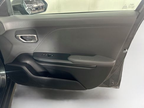 Used 2025 Kia K4 FWD image 32