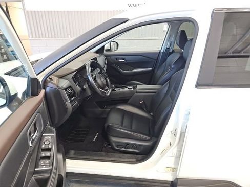 Certified 2023 Nissan Rogue SV w/ SV Premium Package AWD/4WD image 9