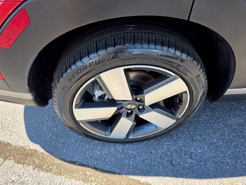 Used 2024 Hyundai Santa Fe Limited AWD/4WD image 9