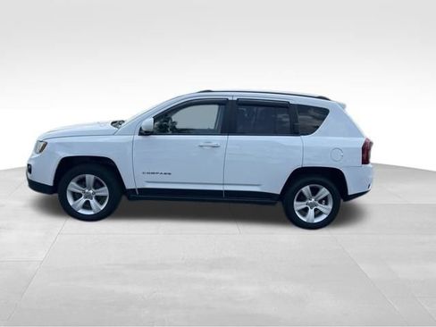Used 2014 Jeep Compass Latitude w/ Sun/Sound Group AWD/4WD image 4