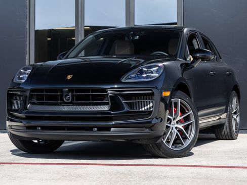Certified 2026 Porsche Macan S AWD/4WD image 1
