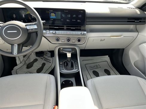 New 2026 Hyundai Kona SE image 4