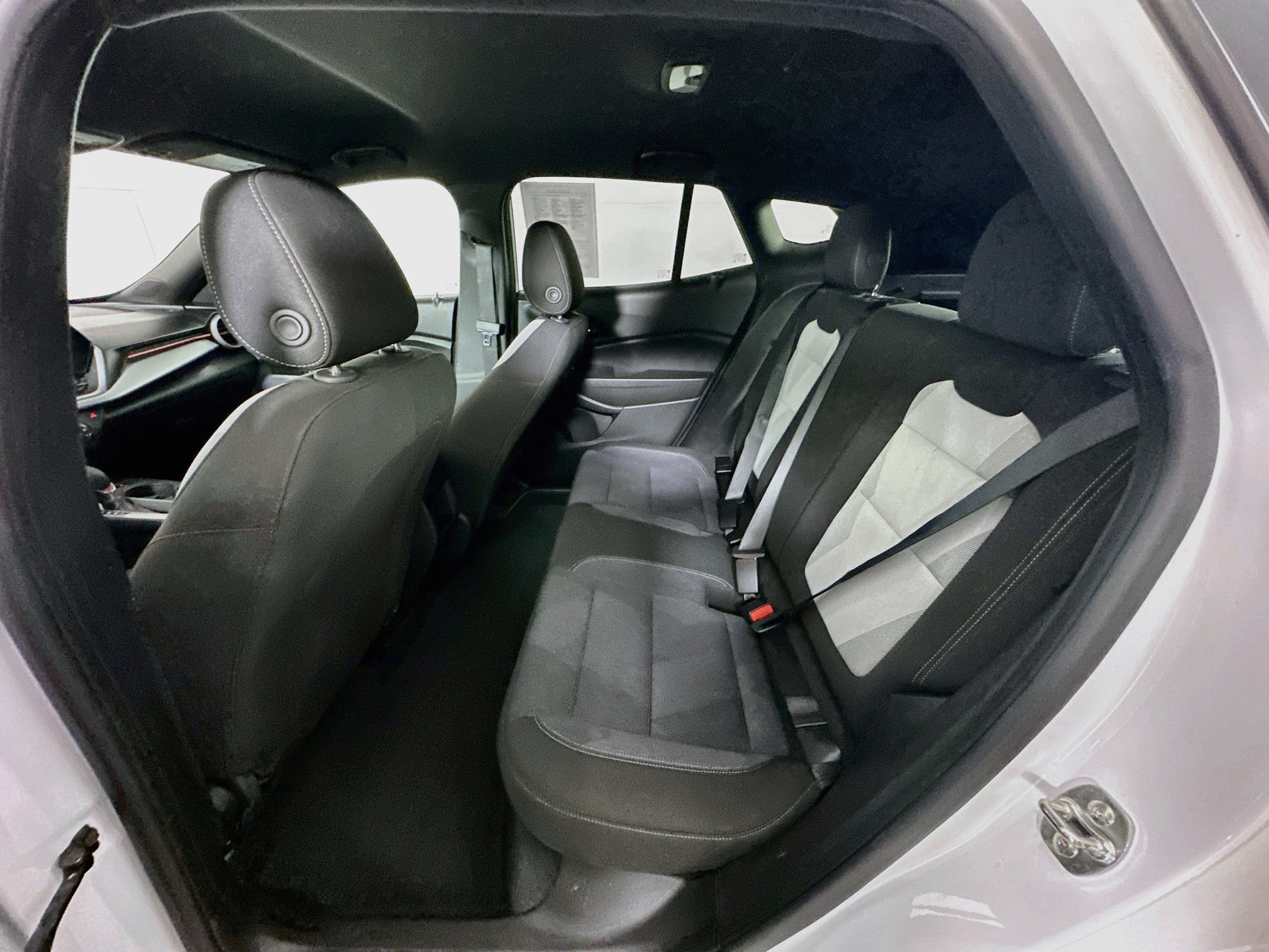 Used 2025 Chevrolet Trax RS w/ Driver Confidence Package FWD image 26
