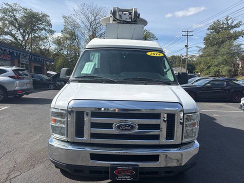 Used 2014 Ford E-350 and Econoline 350 Extended Super Duty w/ Premium Van Group image 2
