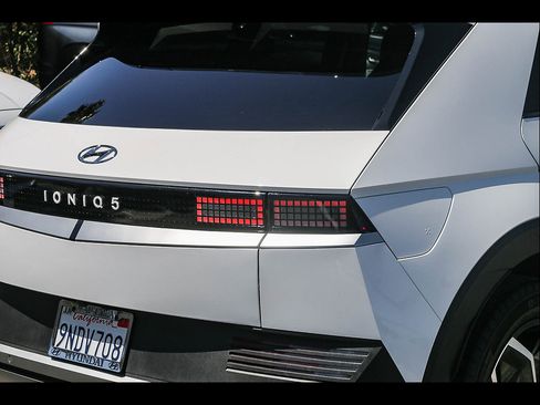 Certified 2024 Hyundai Ioniq 5 SEL RWD image 11