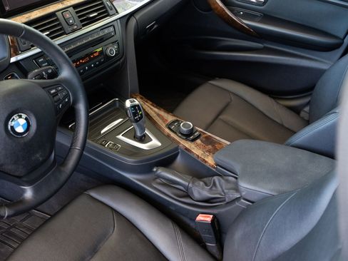 Used 2014 BMW 320i Sedan RWD image 33