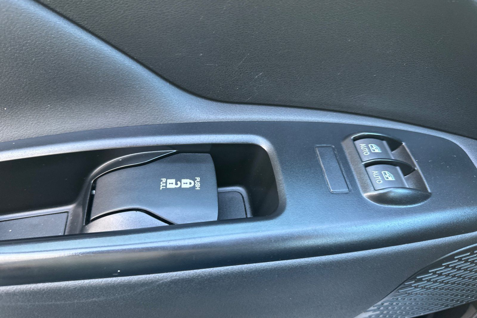 Used 2016 RAM ProMaster City Tradesman SLT w/ Rear Back-up Camera Group FWD image 11